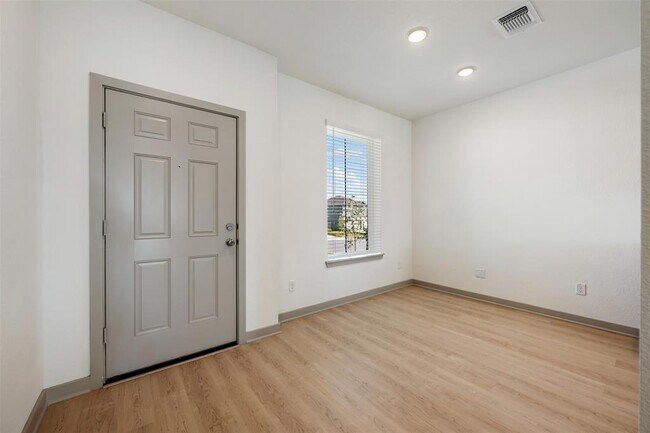 Building Photo - 270 Boatright Blvd