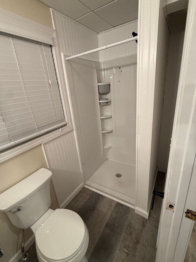 Building Photo - 1913 Dover Rd