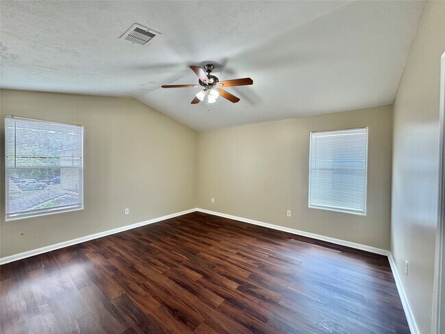 Building Photo - 10618 Pine Landing Dr