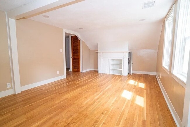 Building Photo - 37 Wing Ln