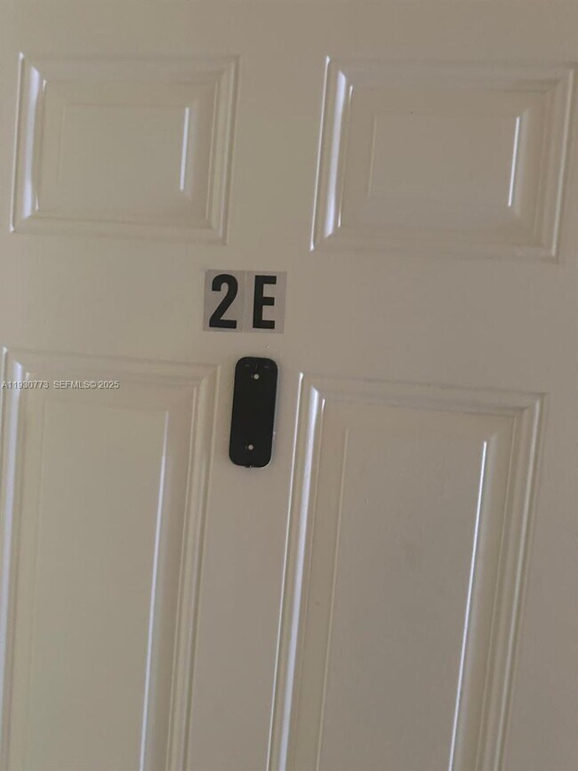 Building Photo - 17051 NE 23rd Ave