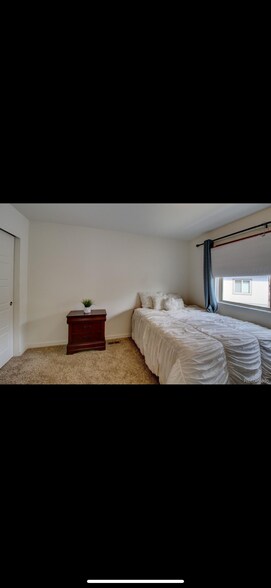 Building Photo - 18601 E 50th Pl