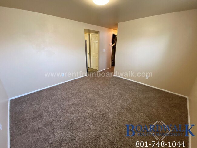 Building Photo - 661/663 N 980 W