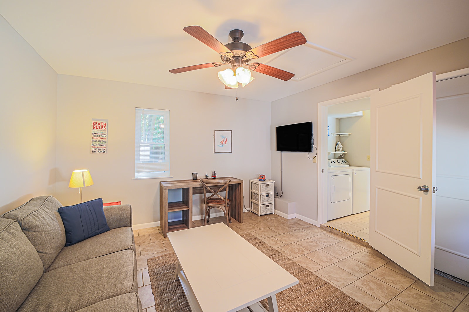 Fourth bedroom/lounge - 16 Pelican St
