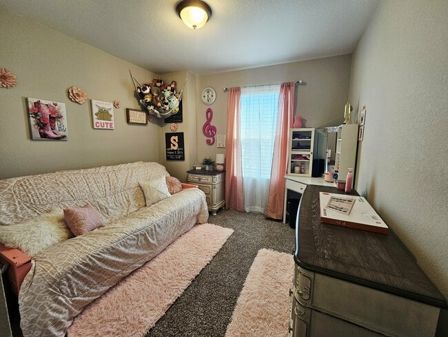 Building Photo - 6810 Shore View