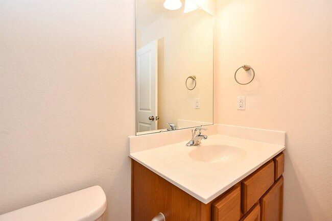 Building Photo - 23818 Willow Haven Dr