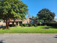 Building Photo - 209 Arrowhead Dr