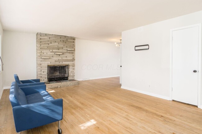 Building Photo - 4230 Eastlea Dr