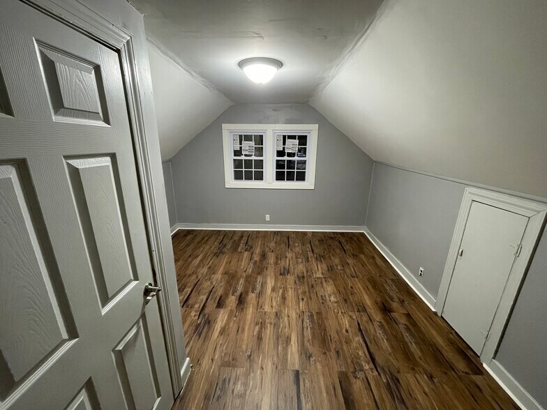 2nd Floor - Bedroom Room 3 - Pic #1 - 3801 Seaford Rd