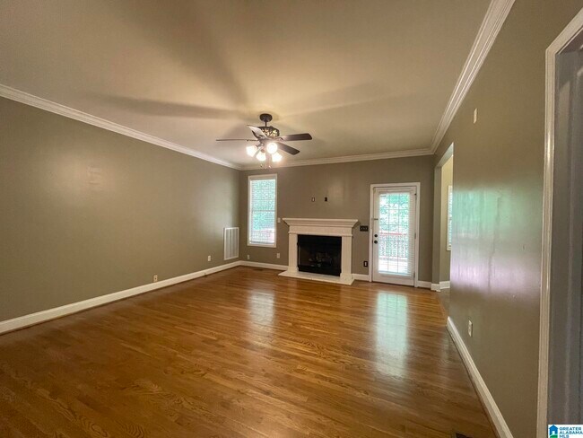 Building Photo - 208 Castlehill Dr