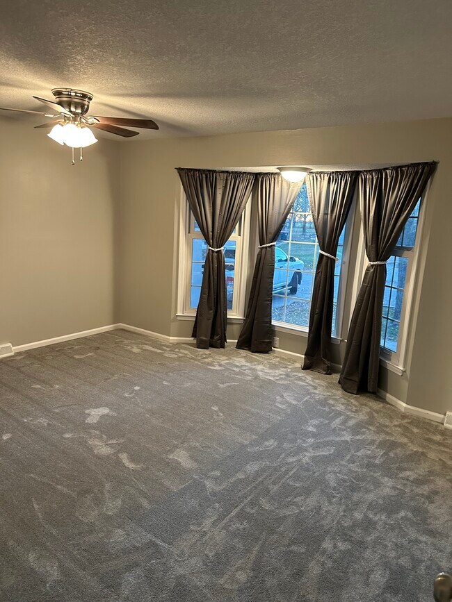 Building Photo - 203 20th Ave N