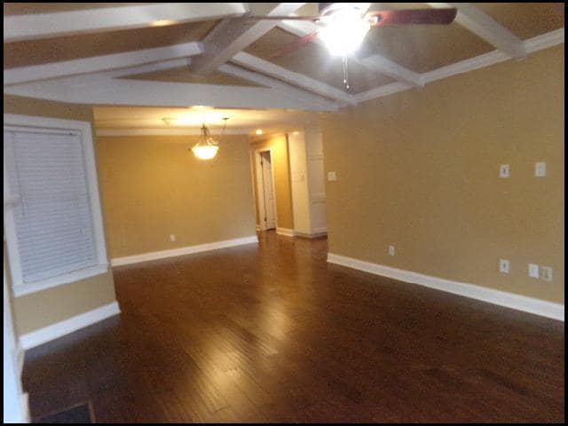 Building Photo - 122 Pin Oak Cove