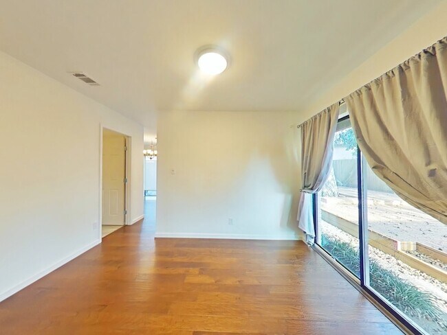 Building Photo - 15706 Havenrock Cir