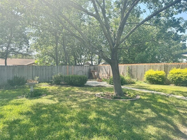 Building Photo - 9602 Chukar Cir