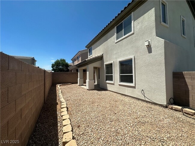 Building Photo - 6712 Canyon Maple St