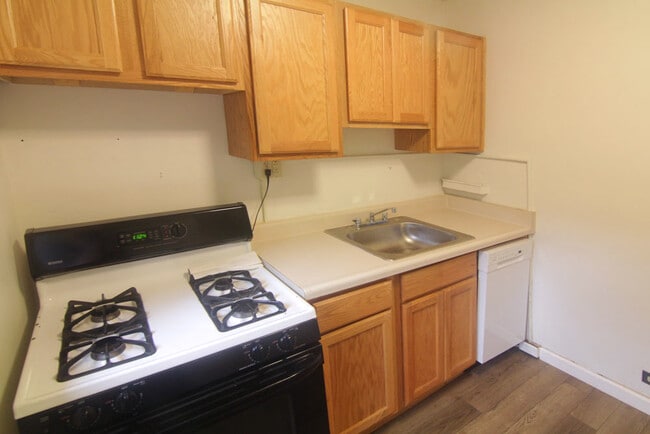 Building Photo - 413 Lamar Ave