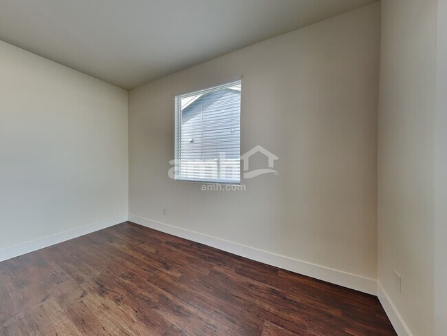 Building Photo - 9358 W Clancy St
