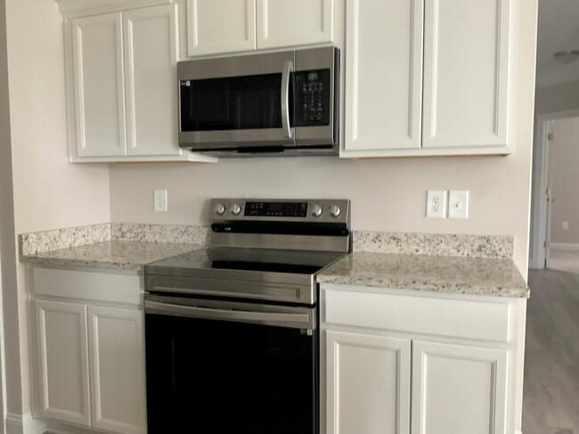 Building Photo - 157 Ella Kinley Cir