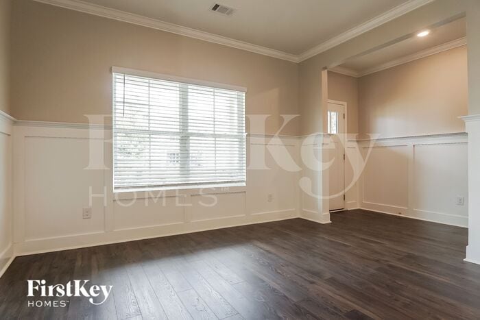 Building Photo - 2060 Park Springs Ln