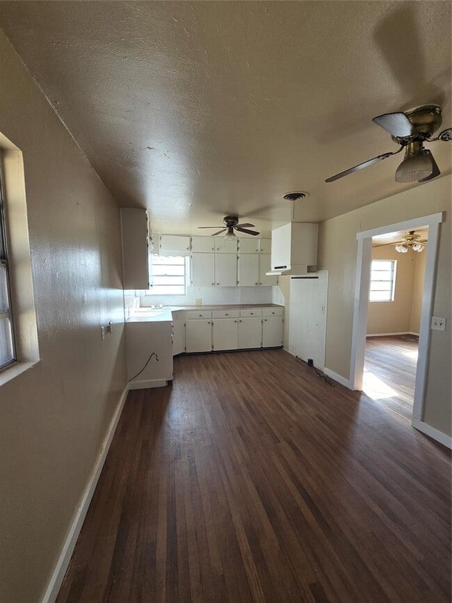 Building Photo - 1216 N Thomas St