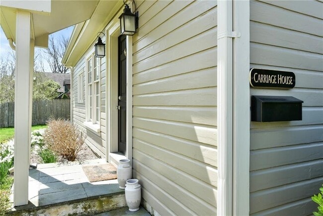 Building Photo - 397 Gibbs Ave