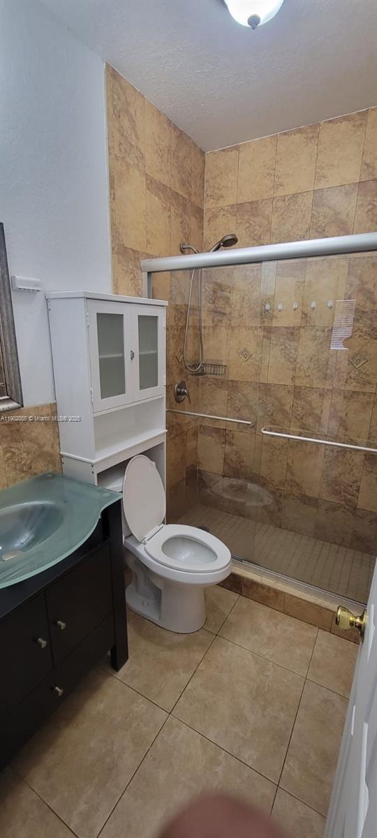 Building Photo - 375 E 14th St