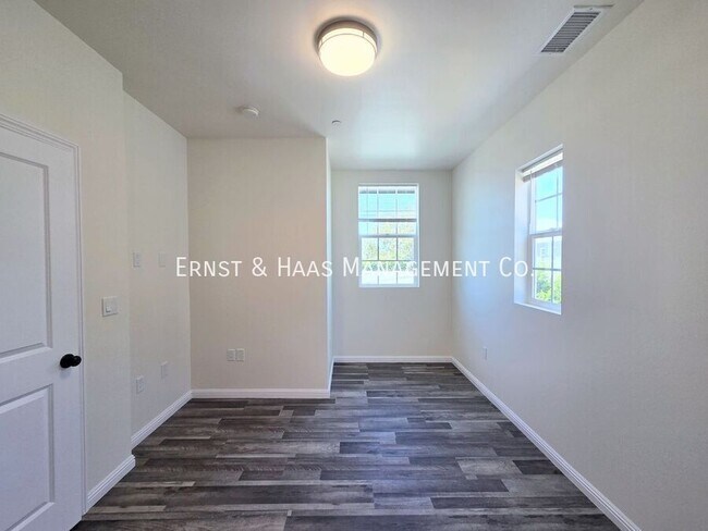 Building Photo - 4169 Country Club Dr