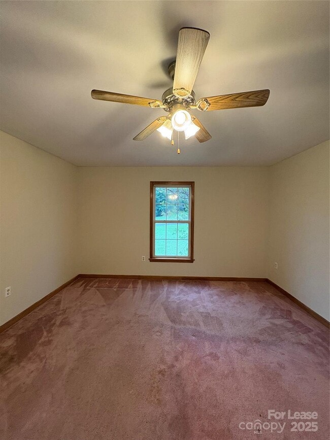 Building Photo - 7200 Strawberry Ln