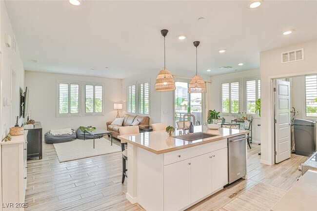 Building Photo - 11290 Hidden Peak Ave