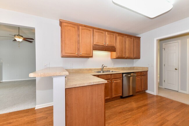 Building Photo - Nice and clean townhome in Colfax