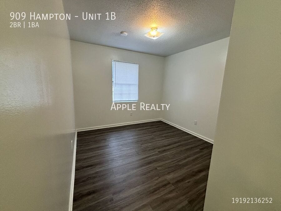 Building Photo - 909 Hampton-Unit 1B