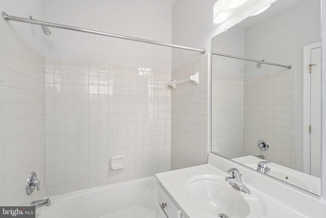 Building Photo - 5611 Hartfield Ave