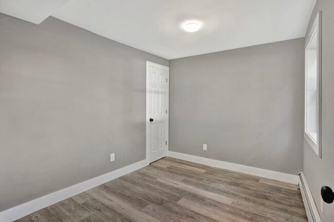 Building Photo - 36 Kensington Ave