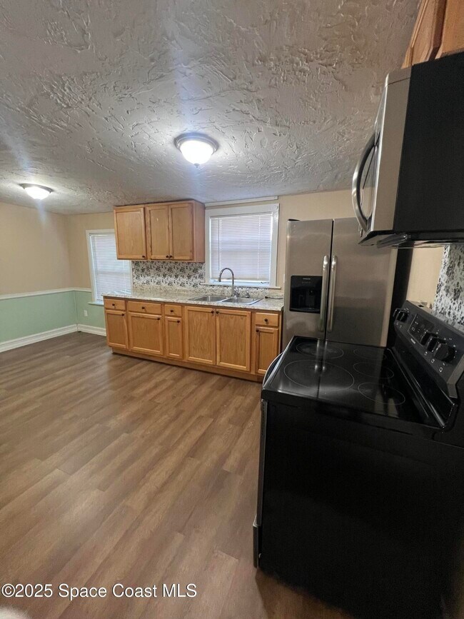 Building Photo - 1616 Terrace St