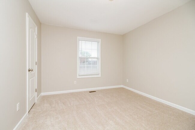 Building Photo - 2900 Hearthside Dr