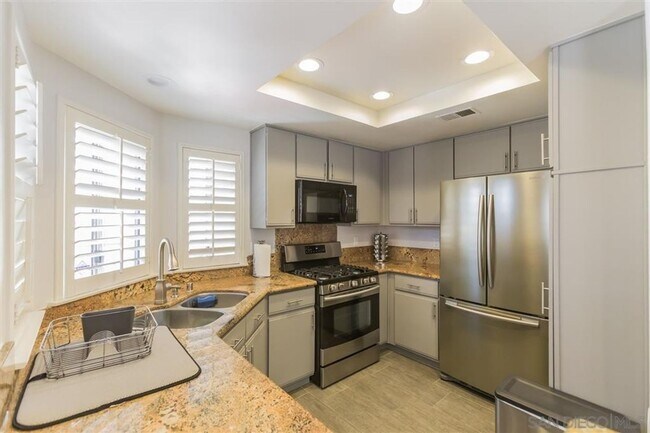 Building Photo - 2 Bed / 2 Bath Townhome in El Cajon