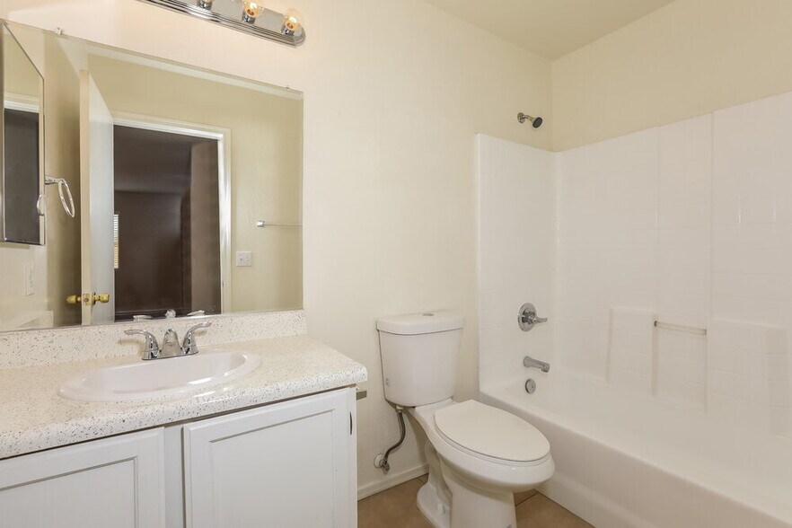 Building Photo - 6418 W Preston Ln