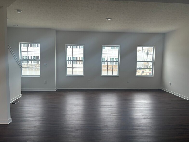 Building Photo - 130 Sitka Willow Dr