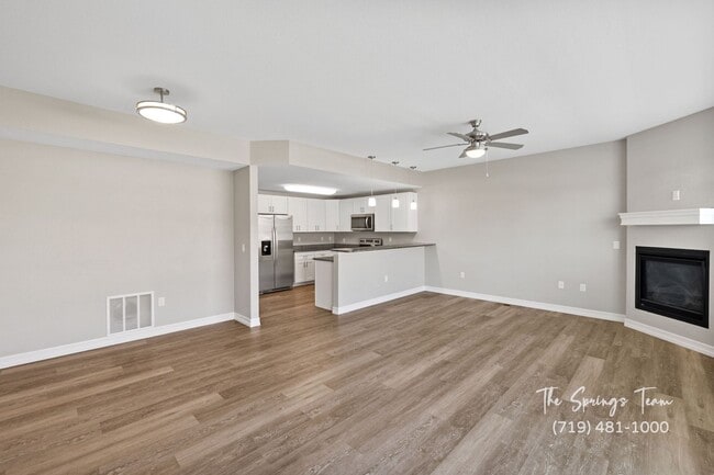 Building Photo - LUXURY 3BR TOWNHOME IN THE VILLAS AT NORTH...