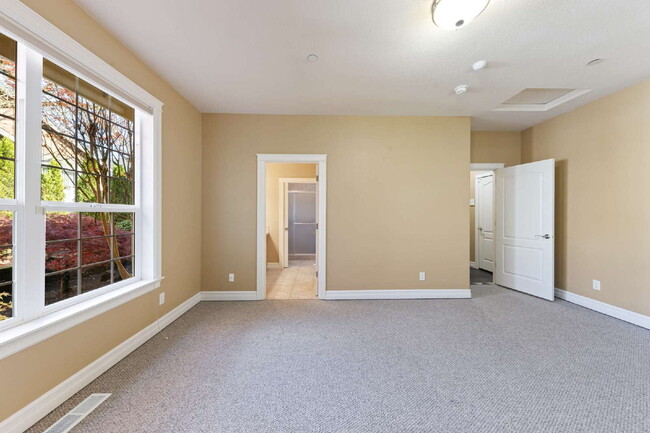 Building Photo - Beautiful Home in 55+ Community!