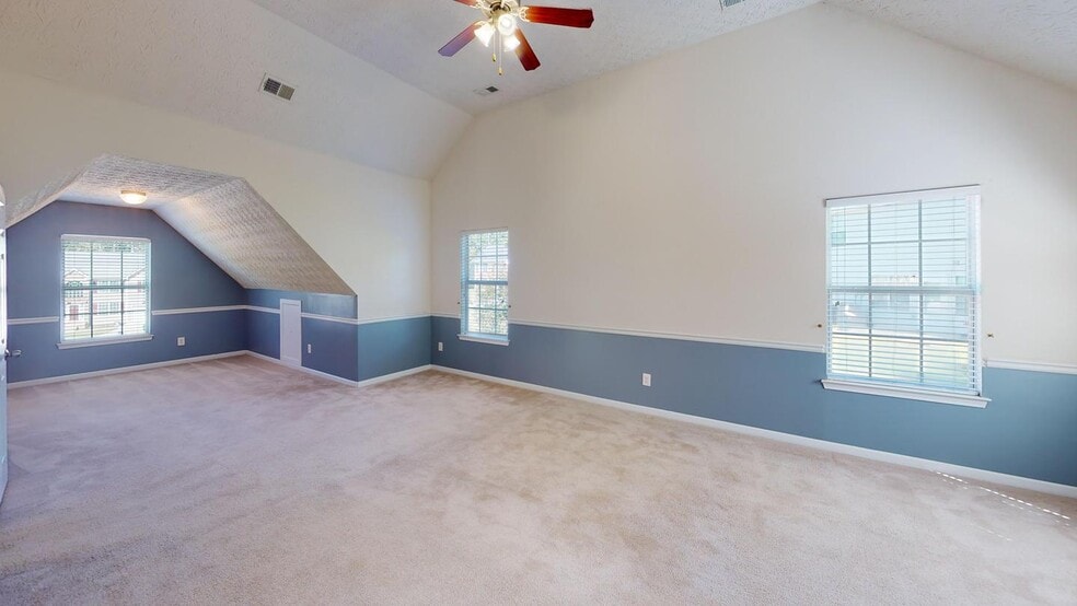 Building Photo - Spacious College Park Home | Modern comfort & great amenities