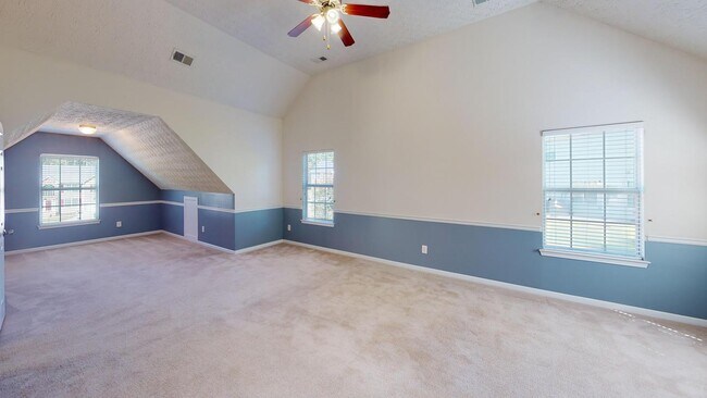 Building Photo - 620 Blueangel Dr