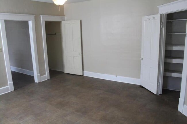 Building Photo - 140 N Lancaster St