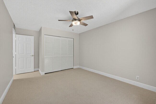Building Photo - 246 Seabreeze Cir