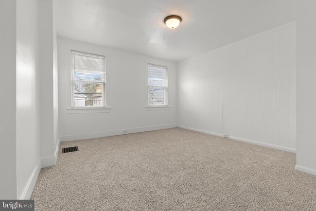 Building Photo - 221 Broadway St