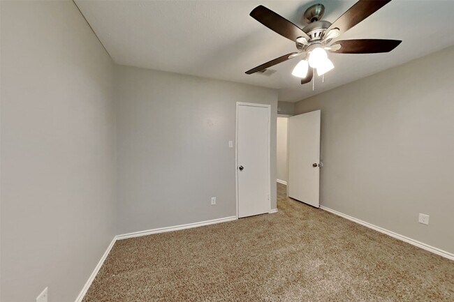 Building Photo - 3819 Honey Brook Dr