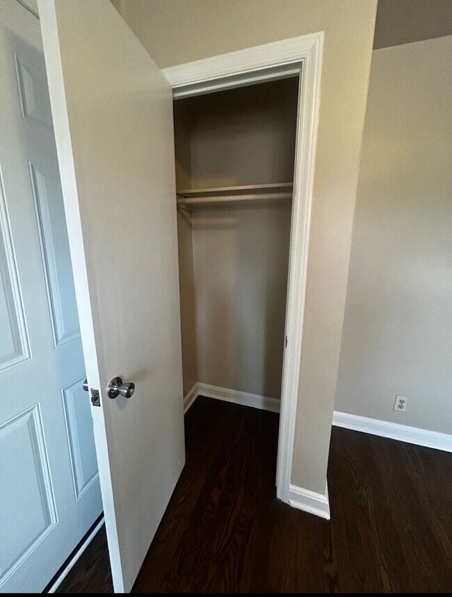 Building Photo - 3178