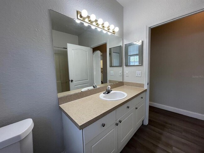 Building Photo - 3349 S Kirkman Rd