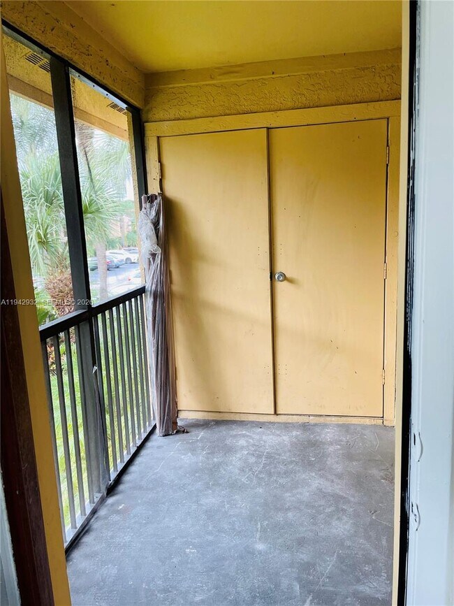 Building Photo - 15551 SW 104th Terrace