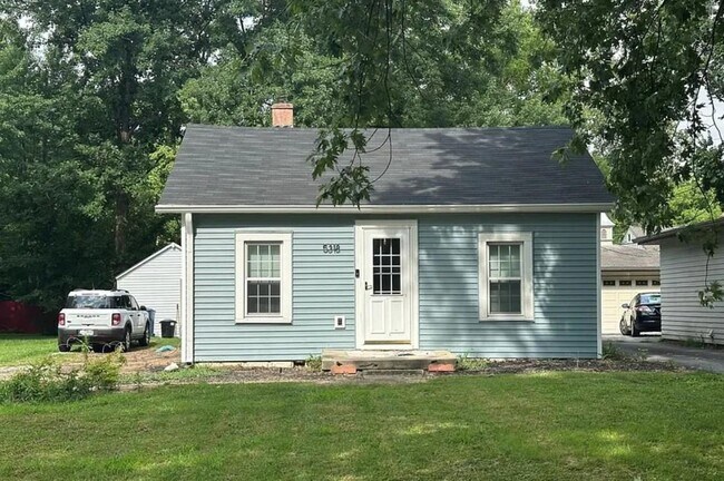 Primary Photo - 5318 Sunset Ave